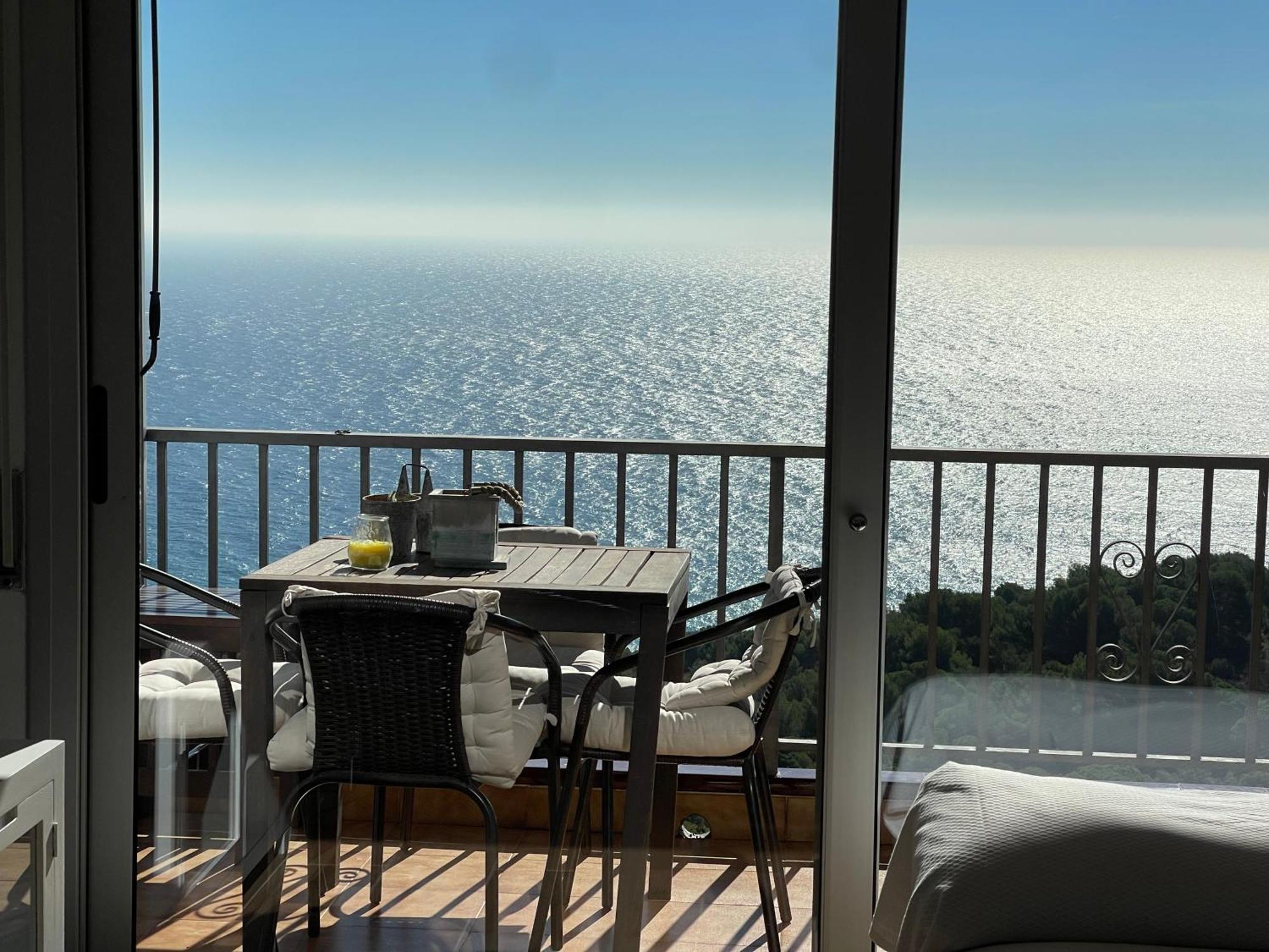 Seahomes Vacations, La Casa Blue Mediterranean Lifestyle * Blanes